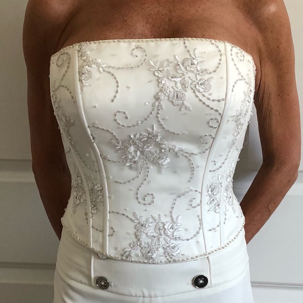 New Lace And Sequin Corset/Bustier Size 6 (runs small)
